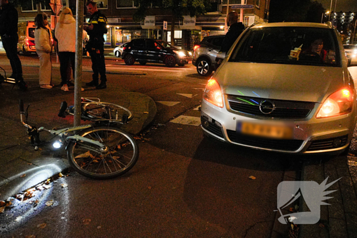 Fietser aangereden door personenauto