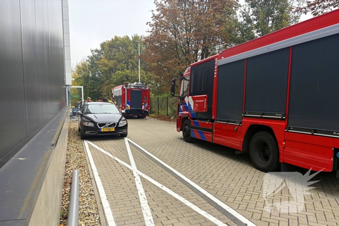 Knal gevolgd door brandmelding in bedrijfspand