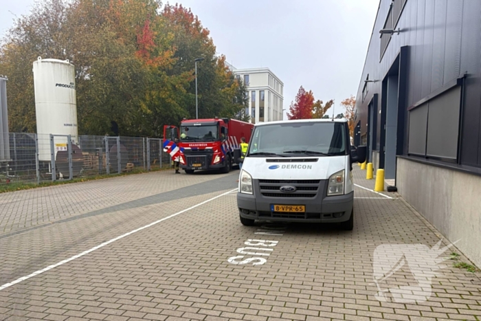 Knal gevolgd door brandmelding in bedrijfspand