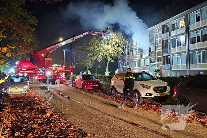 Dode bij zeer grote brand in flat na explosie