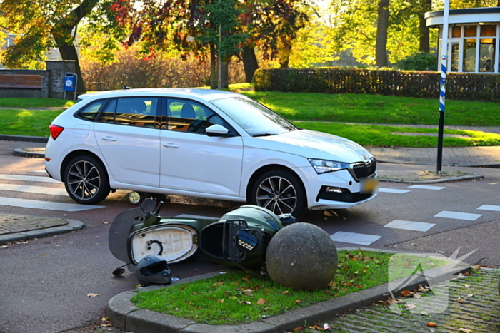 Scooterrijder gewond bij botsing met auto