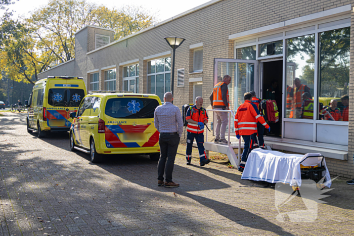 Persoon zwaargewond na val in gemeentehuis