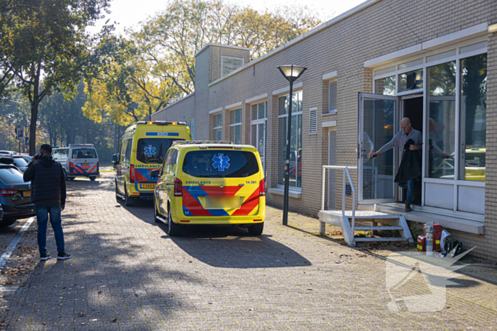 Persoon zwaargewond na val in gemeentehuis