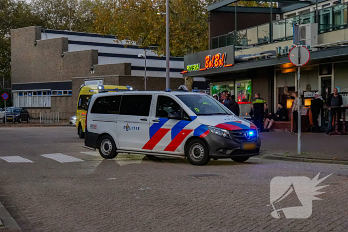 Forse schade aan bezorgauto na botsing