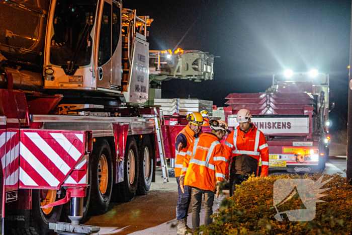 Nieuwe loopbrug van 63 000 kilo geïnstalleerd