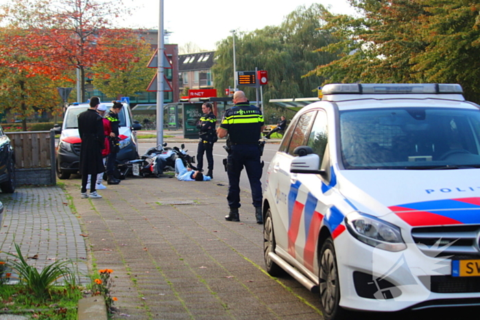 Vluchtende motorrijder komt ten val