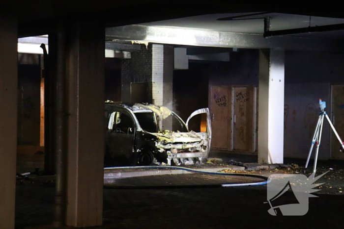 Woningen ontruimd door brand in parkeergarage