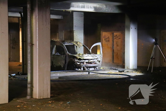 Woningen ontruimd door brand in parkeergarage