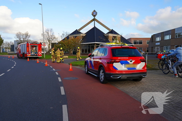 Automobilist mist bocht en rijdt restaurant binnen