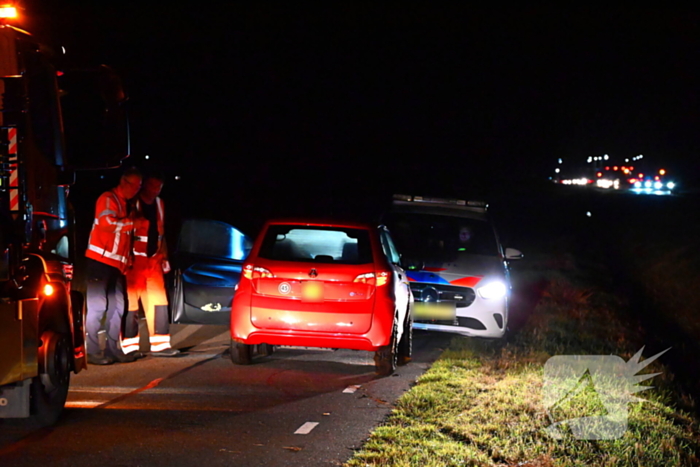 Brommobiel rijdt greppel in