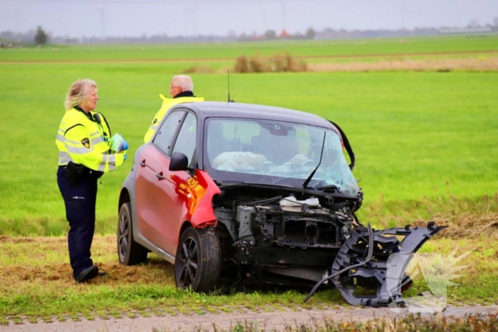 Zwaargewonde bij frontale aanrijding tussen vrachtwagen en personenauto