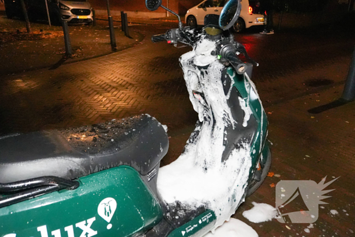 Brandweer blust deelscooter