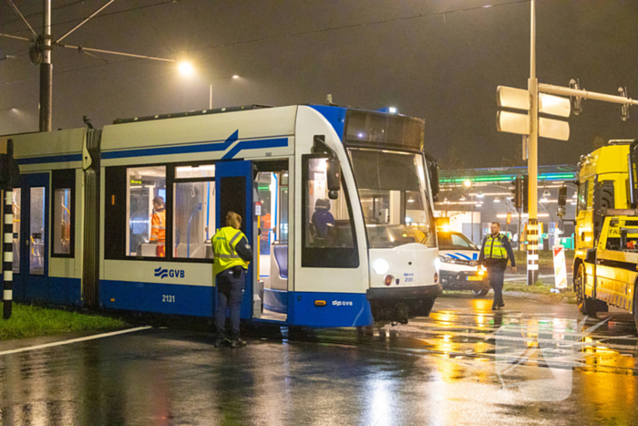 Tram ontspoord na aanrijding met personenauto