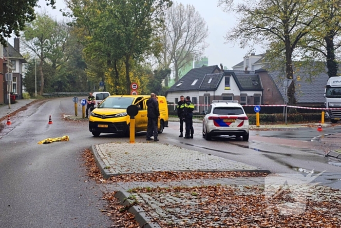 Fietser gewond bij botsing met pakketbezorger