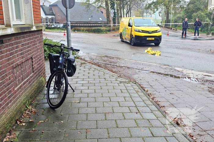 Fietser gewond bij botsing met pakketbezorger