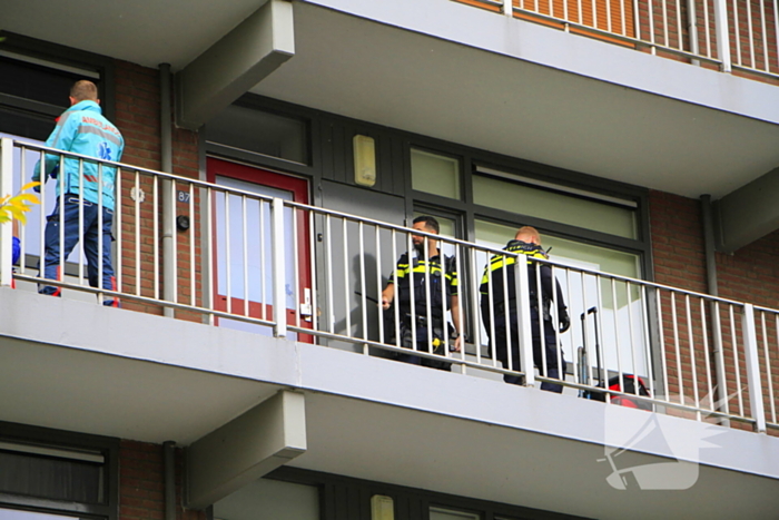 Politie ramt woning open voor ambulancedienst