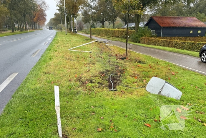 Auto zwaar beschadigd bij eenzijdig ongeval