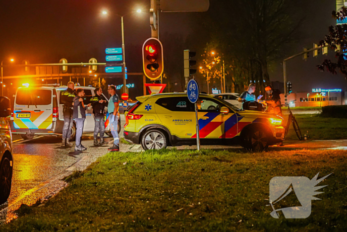 Fietser gewond aan gezicht na aanrijding