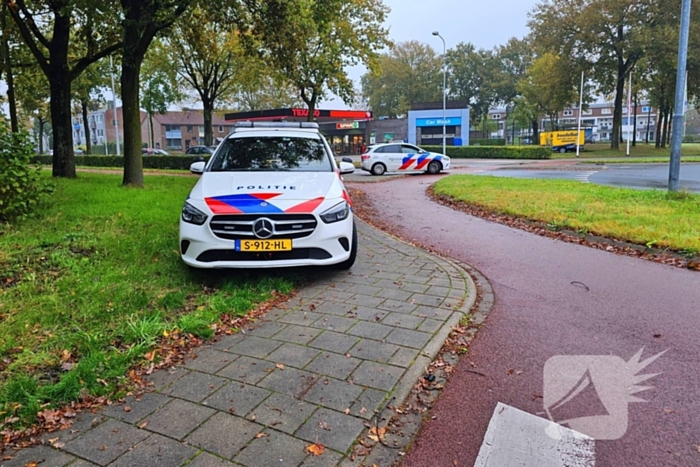 Automobilist en fietser botsen automobilist rijdt door