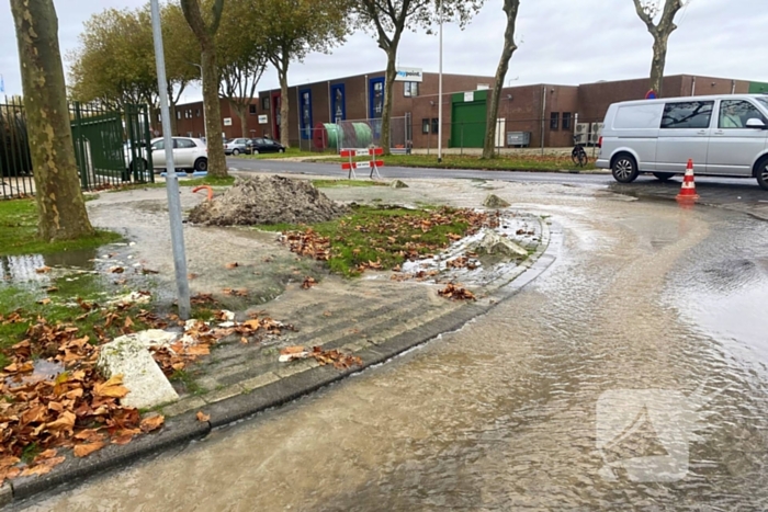 Waterlekkage zorgt voor overlast in de buurt