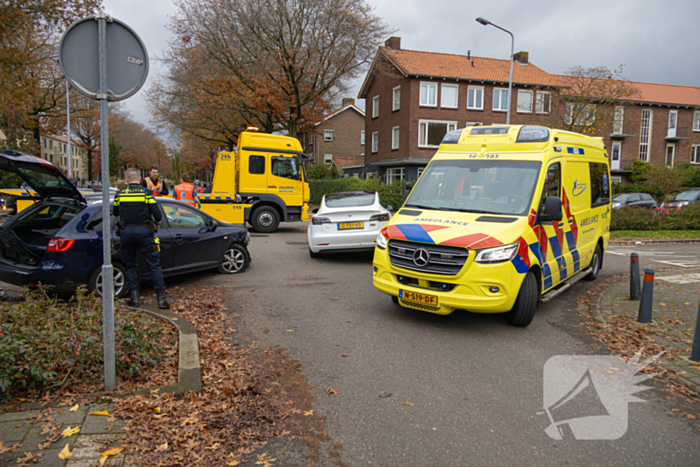 Ongeval op drukke kruising leidt tot discussie over voorrang