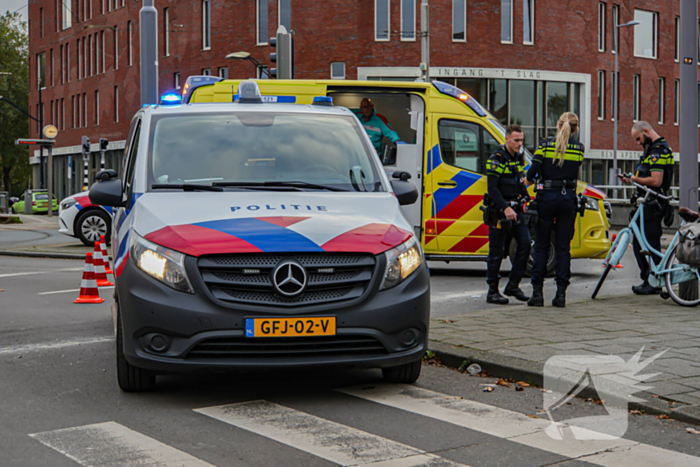 Vrachtwagen neemt bocht te ruim en veroorzaakt aanrijding