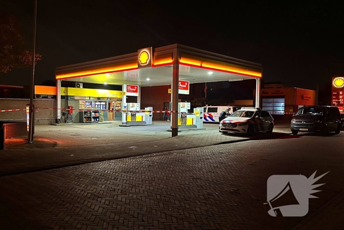 Overval op tankstation, politie vindt bivakmuts