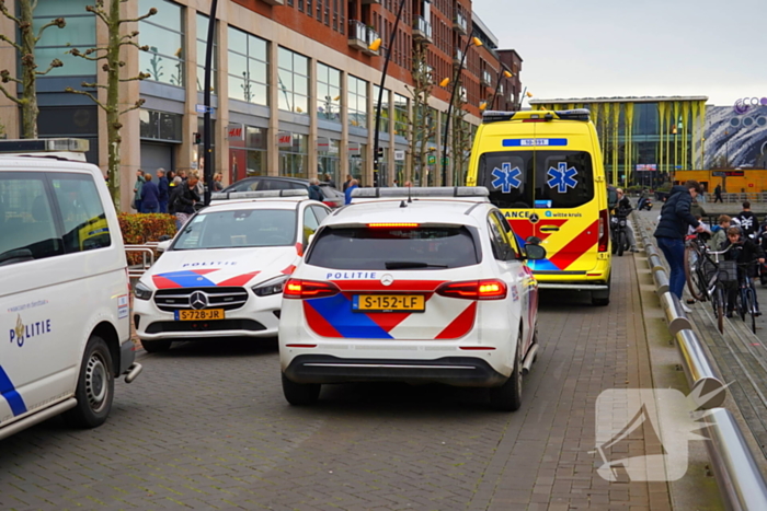 Man met verward gedrag in woning nabij winkelcentrum