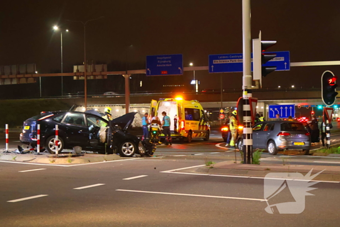 Lesauto betrokken bij frontale aanrijding op kruising