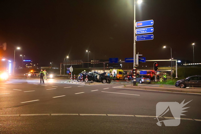 Lesauto betrokken bij frontale aanrijding op kruising