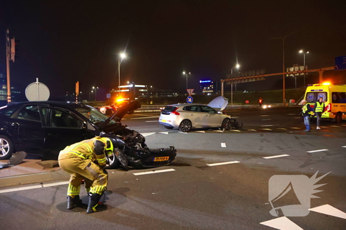 Lesauto betrokken bij frontale aanrijding op kruising