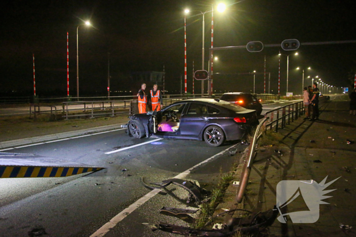 Vuurwapen aangetroffen bij flinke aanrijding