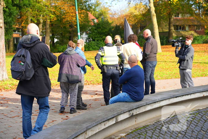 Vlagdiscussie escaleert tot protest