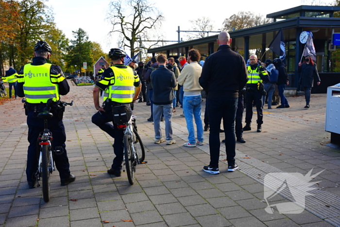 Vlagdiscussie escaleert tot protest