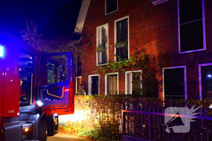 Schilderij in woning vliegt in brand