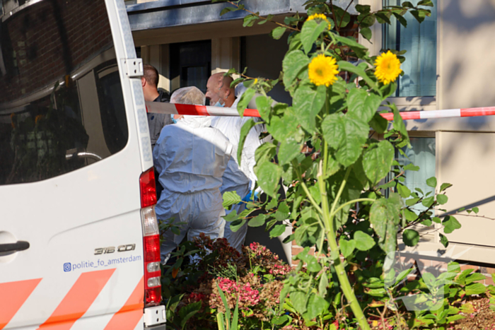 Politie doet onderzoek naar aantreffen overleden persoon