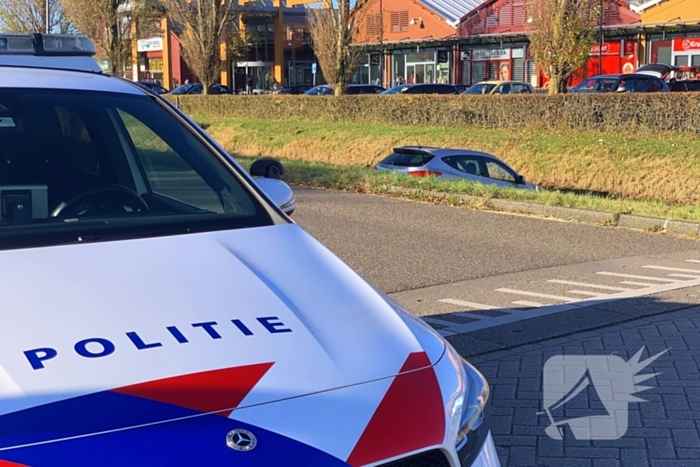 Personenauto belandt in sloot