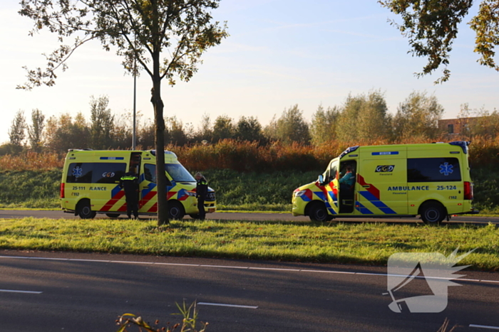 Twee gewonden nadat auto achterop bakwagen botst