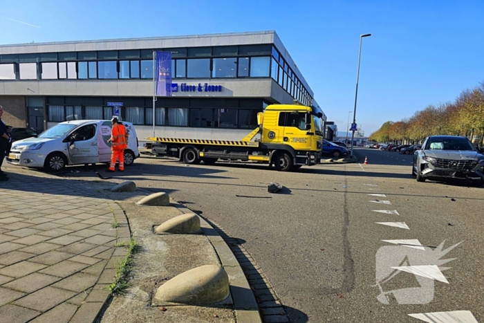 Gewonde bij aanrijding tussen twee voertuigen