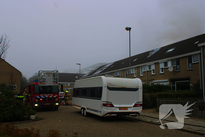 Veel rookontwikkeling bij brand in woning