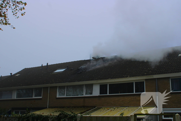 Veel rookontwikkeling bij brand in woning