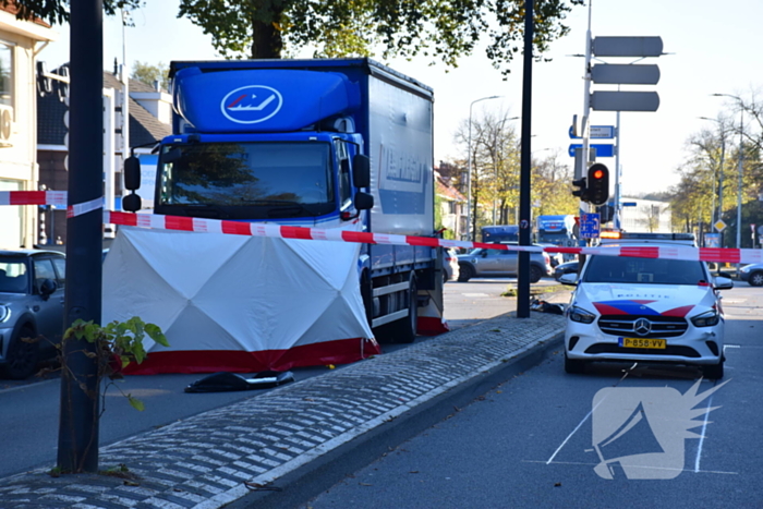 Meisje (16) komt om na ongeluk met vrachtwagen