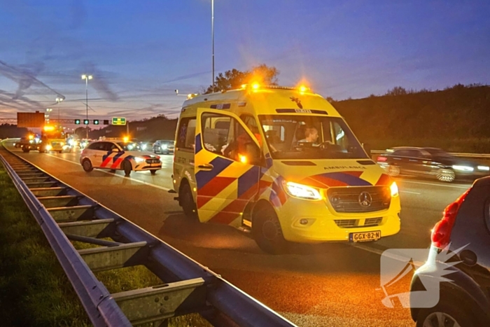 Snelweg deels dicht door verkeersongeval