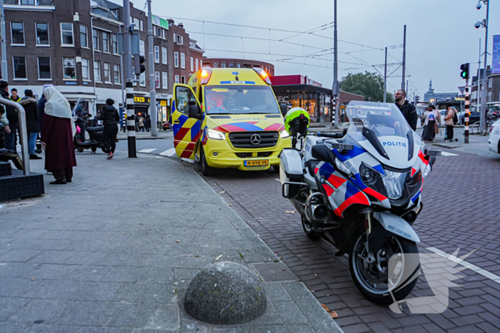 Jongedame op step gewond bij botsing met scooter