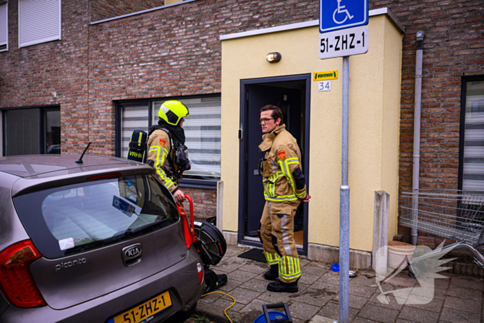 Brandweer sloopt keuken na brand in afzuigkap