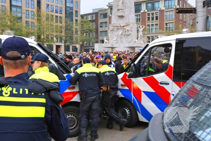 Honderden Maccabi-fans op de Dam, zeker twee aanhoudingen