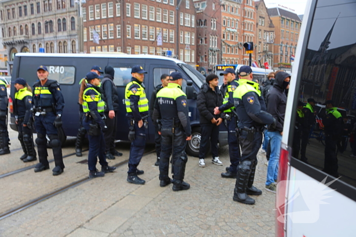 Honderden Maccabi-fans op de Dam, zeker twee aanhoudingen