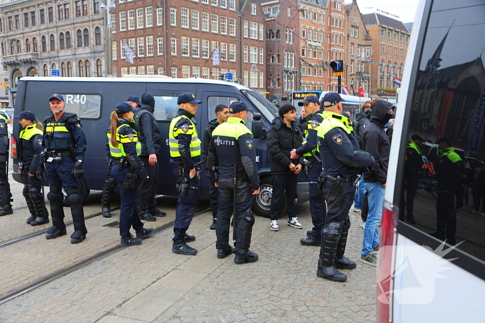 Honderden Maccabi-fans op de Dam, zeker twee aanhoudingen