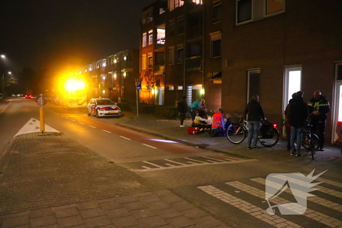 Voetganger op trottoir aangereden door fietser