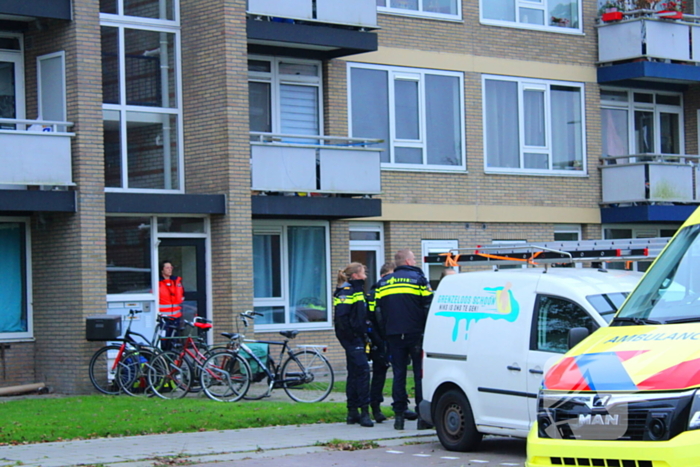 Traumateam ingezet voor medische noodsituatie in portiekwoning